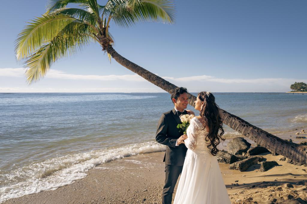 Wedding under Hawaiian sun